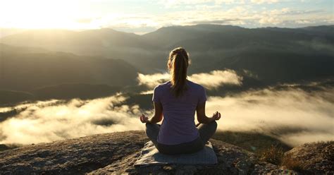 What Is Mountain Meditation? How Can You Benefit From It?