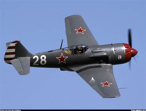 Lavochkin La-9 ,powerful russian WW2 figther.The cowl bulges cover the three canons breeches ...