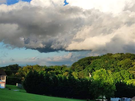 Tiny cell seen over Johnson City, TN : r/weather