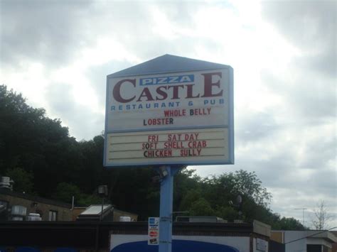 PIZZA CASTLE - Waterbury, CT: The Best Pizza In Town!