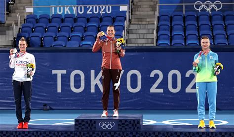 Swiss Bencic beats Vondrousova to win women's singles gold