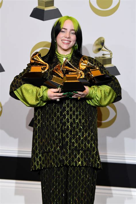 Billie Eilish arrasa y hace historia en los premios Grammy 2020 | Vogue ...