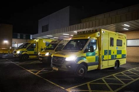 A&E nurse says people being treated 'head to toe, top to tail' in 'crammed' hospitals - Hull Live