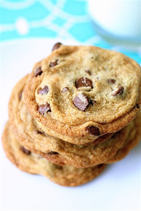 Thin And Crispy Chocolate Chip Cookies | The Curvy Carrot