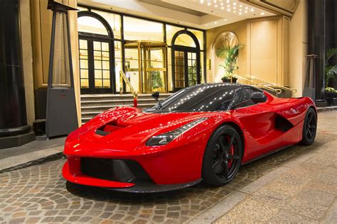 4K Ultra HD Wallpaper: Ferrari LaFerrari at the Mansion