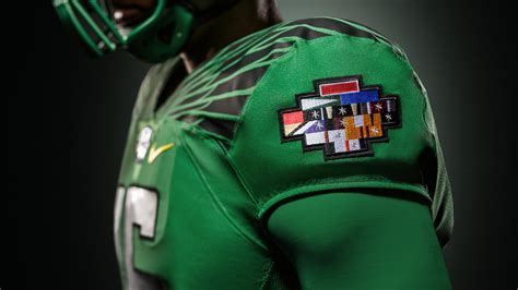 Oregon Ducks Continue Spring Game Uniform Tradition to Salute the Day - Nike News