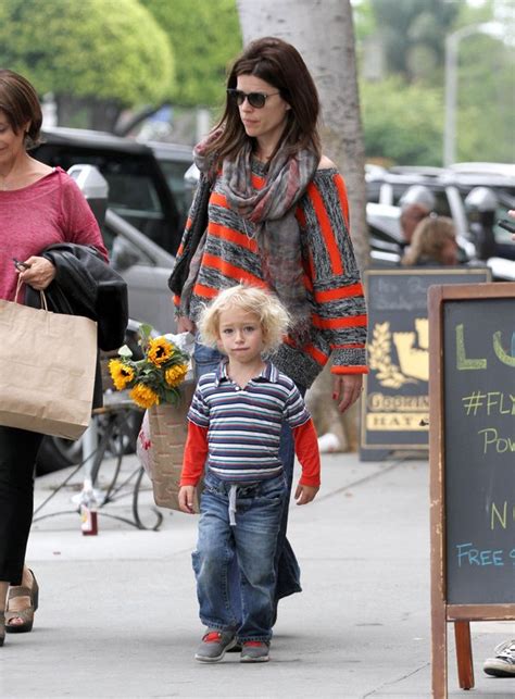 Exclusive… Neve Campbell Takes Caspian To The Farmer’s Market | Celeb ...