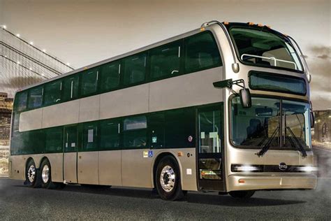 BYD presentó en USA un bus eléctrico gigante