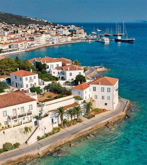 Spetses Greece – Complete Island Guide | Discover Greece