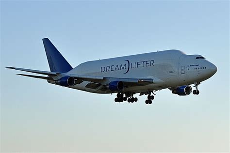 Boeing Dreamlifter - Wikipedia