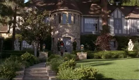 Dionne's House From Clueless | Beautiful homes, Clueless, Celebrity houses