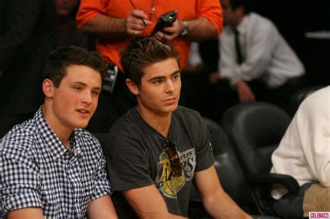 ZAC & DYLAN EFRON WATCH LAKERS - Zac Efron Photo (21296795) - Fanpop