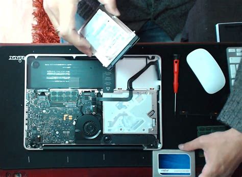Cómo instalar un disco duro SSD y memoria RAM en tu MacBook Pro con una instalación limpia de ...