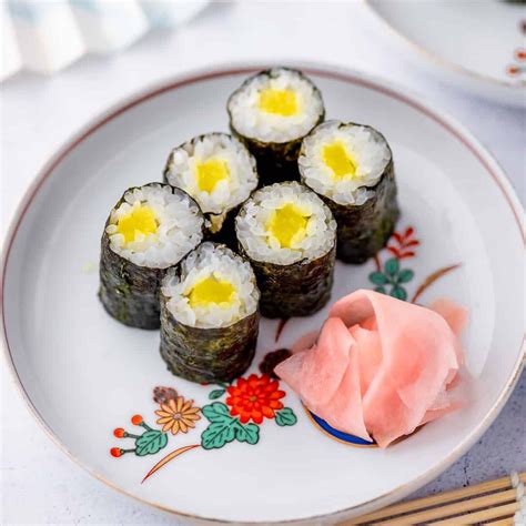 Oshinko Roll | Recipe in 2022 | Sushi rice, Sushi recipes for beginners, Vegetarian sushi rolls