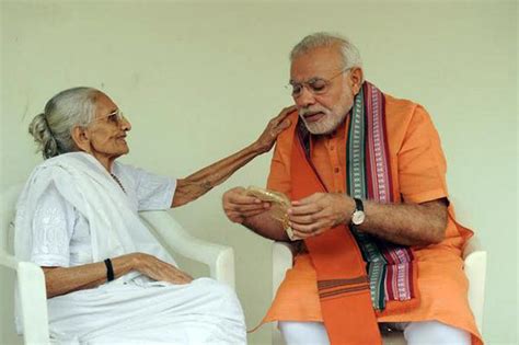 PM Modi meets mother on birthday, gets Rs 5001 as gift : India, News - India Today