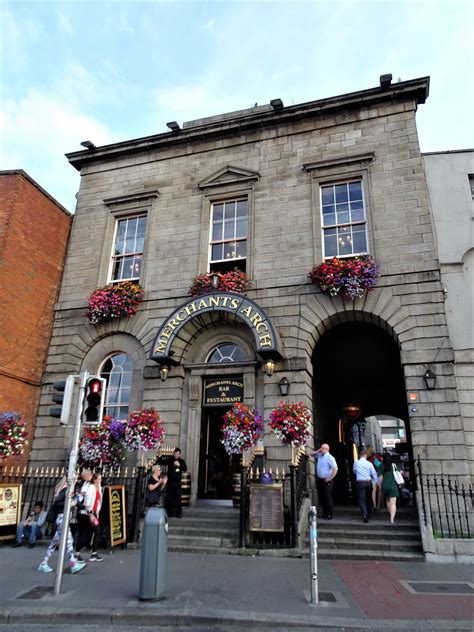 The famous Temple bar district of Dublin – Janaline's world journey