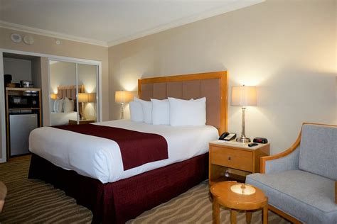 Fort Lauderdale Hotel Photos | Ocean Sky Hotel and Resort Photo Gallery