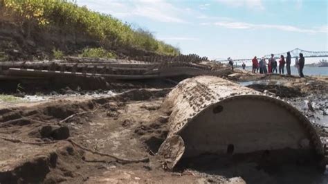 Mississippi River Drought Reveals Hundred-Year-Old Shipwreck in Baton ...