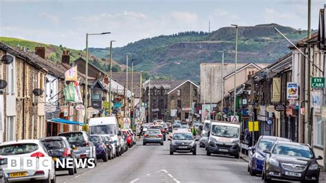 UK's best High Street is Welsh valleys town Treorchy - BBC News