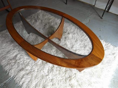 25 Elegant oval coffee table glass and wood styles ~ Interior-decoratinons 1