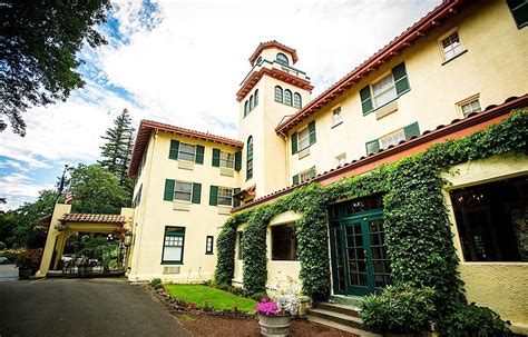 Columbia Gorge Hotel Hood River, OR - See Discounts