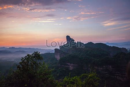 The Beautiful Scenery Of The Sunset Mountain In Mount Danxia Picture ...