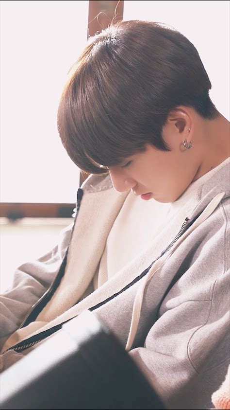 Sleeping Jungkook BTS WORLD video clip #jungkook #jk #kookie #bts #btsworld Jungkook V, Jungkook ...