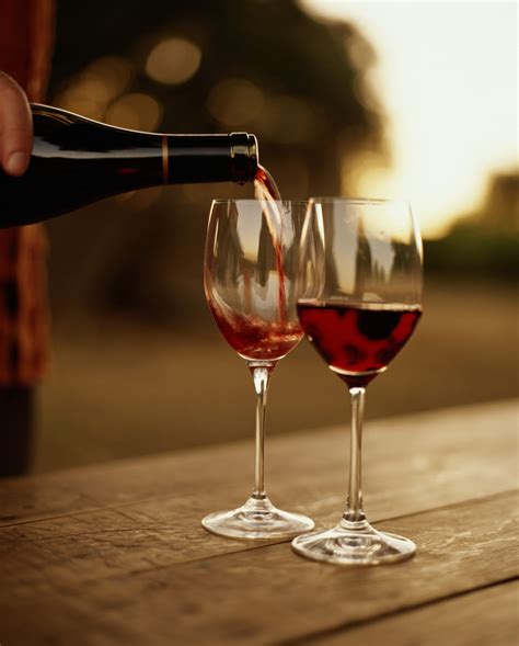 Pinot Noir May Be the Healthiest Type of Wine to Drink, According to Experts in 2021 | Best red ...