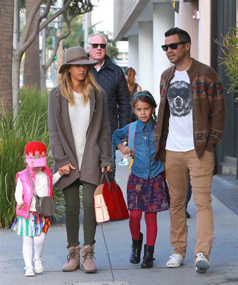 Jessica Alba & Family Enjoy Saturday Brunch | Celeb Baby Laundry