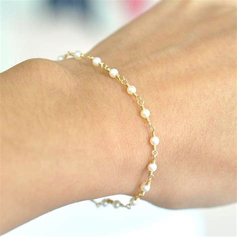 14K Gold. Freshwater Pearl Bracelet in 14KYG Delicate Gold