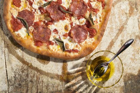 Rectangular pies inspire this weeknight salami-mozzarella pizza - WTOP News