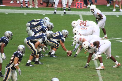 File:College football - Rice Owls vs Texas Longhorns.jpg - Wikimedia ...
