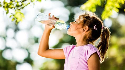 How To Make Water a More Appealing Drink for Kids | University Hospitals