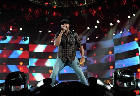 Luke Bryan at Houston Rodeo: Closing out with the biggest crowd of the