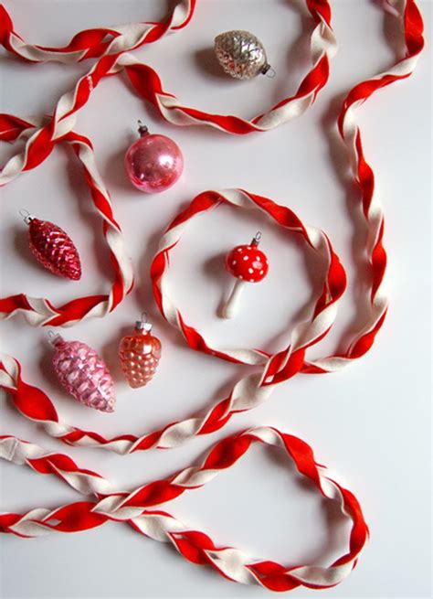 50 Best DIY Christmas Garland Decorating Ideas for 2021