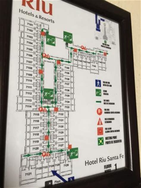 Building 7 Room Map. Arrow is the side with front facing ocean views. - Picture of Hotel Riu ...