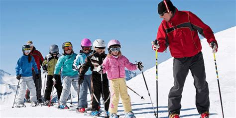 How to Become A Ski Instructor: Qualifications And 5-Step Guide