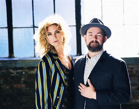 Country duo Sugarland returns with ‘Bigger,’ the record they were ‘supposed’ to make | The ...