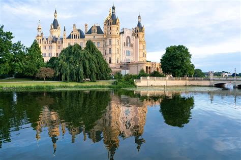 Schwerin Castle - History, Facts & Travel Tips | Mecklenburg, Germany ...