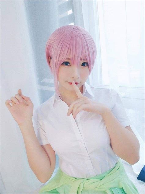 Cosplay: Nakano Ichika | コスプレのアイデア, ミクのコスプレ, 女性のコスプレ