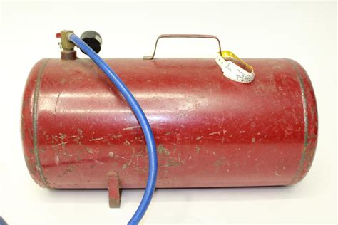 Midwest Products Portable Air Tank, Air Works, 7 Gallons | Property Room