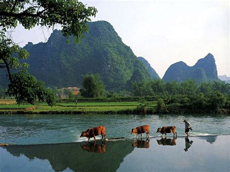 Karst Topography: from misty mountains to caves and sinkholes - Dusky's Wonders