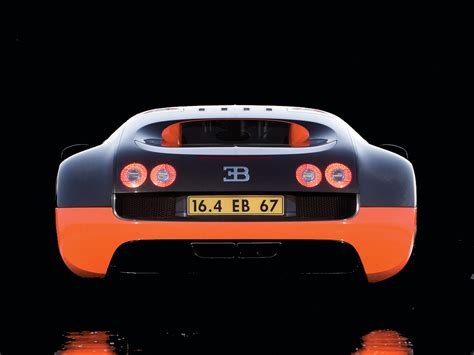 Bugatti veyron back. by k92562 on DeviantArt