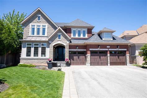 2365 Delnice Drive Oakville | Zolo.ca