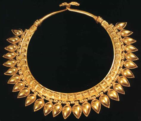 assyrian-gold-necklace | Education