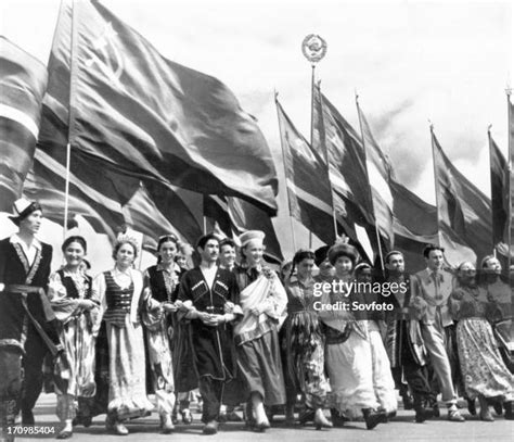 Flag Of Soviet Union Photos and Premium High Res Pictures - Getty Images