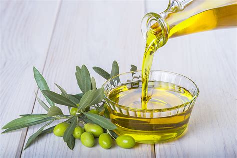 What Is EVOO? The Best Olive Oil And How To Use It