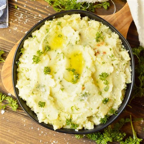 Dairy Free Garlic Mashed Potatoes (Whole30, Vegan Option) - WonkyWonderful