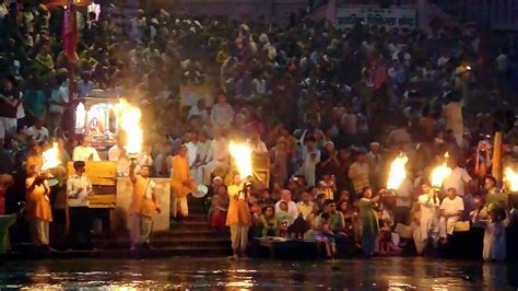 Ganga Aarti at Har-Ki-Pauri (Haridwar) - Incredible India!! - YouTube