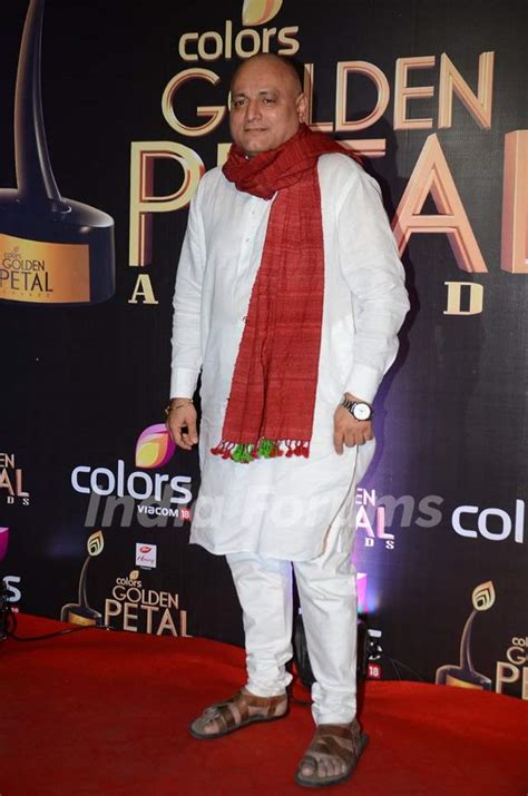 Manoj Joshi at Golden Petal Awards 2016 Media